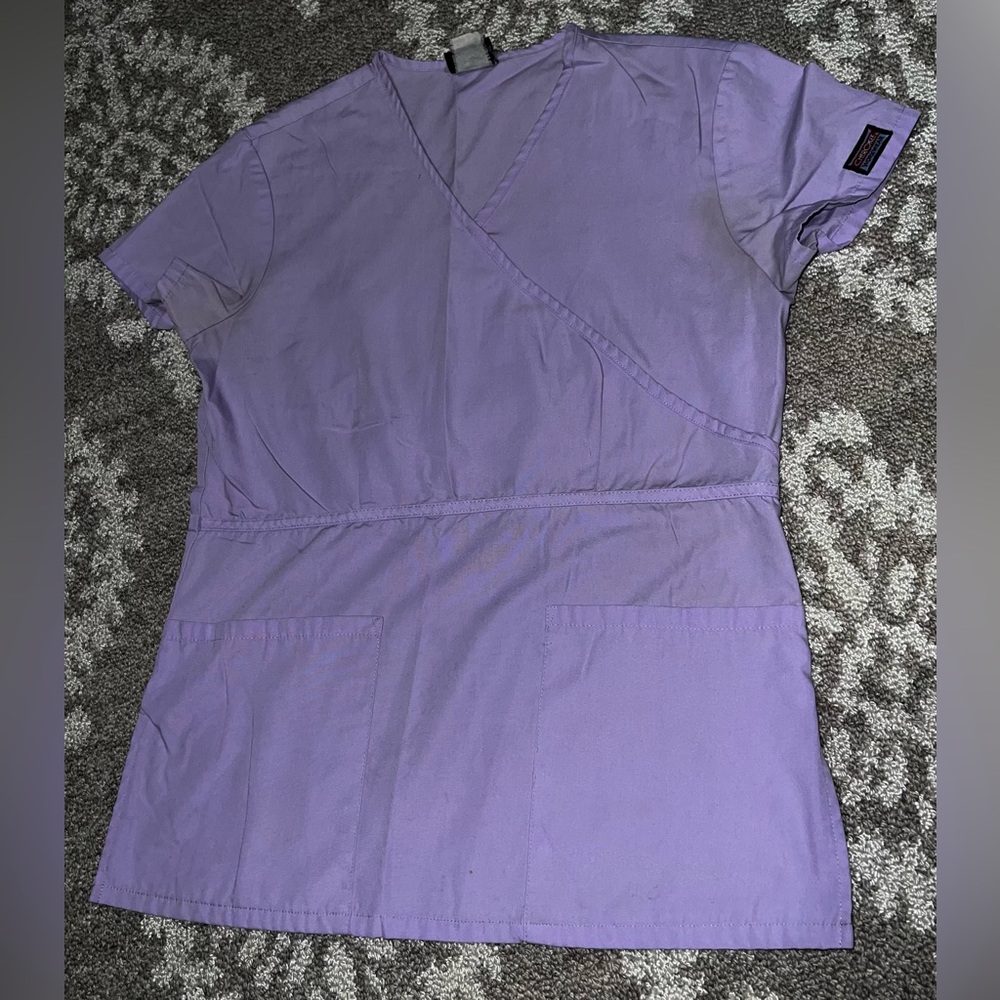 ⭐️Cherokee, women’s light purple scrub top, guessing size Small. Used Condition